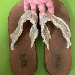 📣$5 Holla…Bundle 4+more $5 hollas and I’ll add $5.95 shipping before checkout.